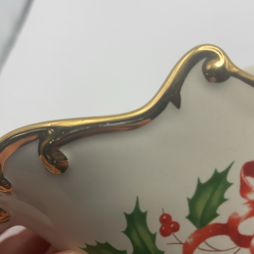 Lenox Holiday Santa Collection Creamer Sleigh Creamer Holly & Ribbons - Picture 8 of 8